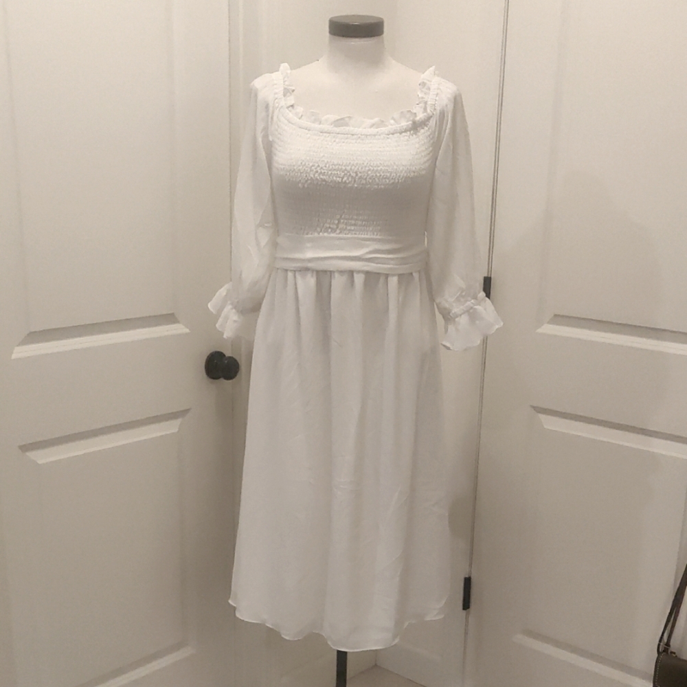 1.STATE Off Shoulder Smocked Bodice Floral Frenzy Midi Dress in New Ivory Size M